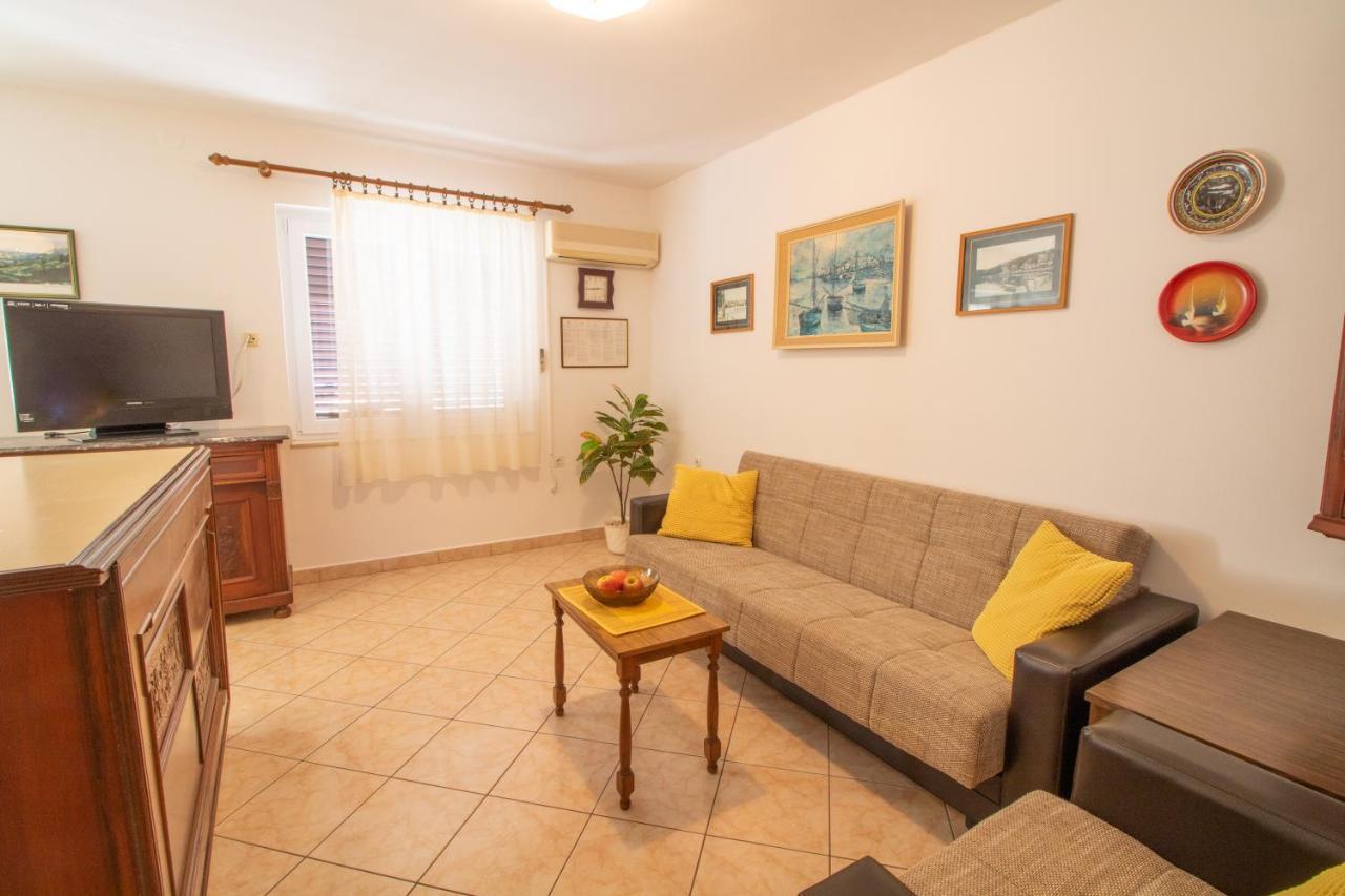 Apartment Mario With Terrace And Sea View Baska  Exterior photo