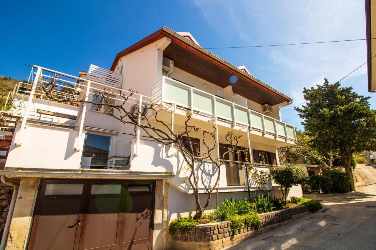 Apartment Mario With Terrace And Sea View Baska  Exterior photo